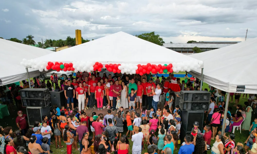 Empresário faz festa de Natal para 4 mil pessoas em Mâncio Lima