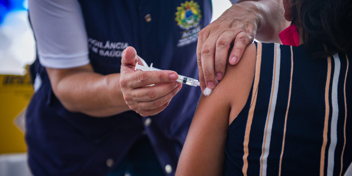 Mais de 300 mil acreanos devem ser vacinados até dezembro contra gripe